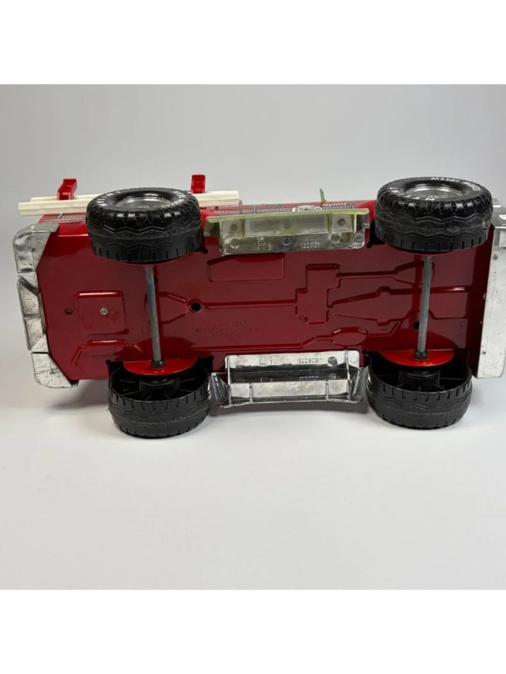 Vintage Nylint Rapid Response Vehicle Suburban Pumper Fire Truck Toy Steel